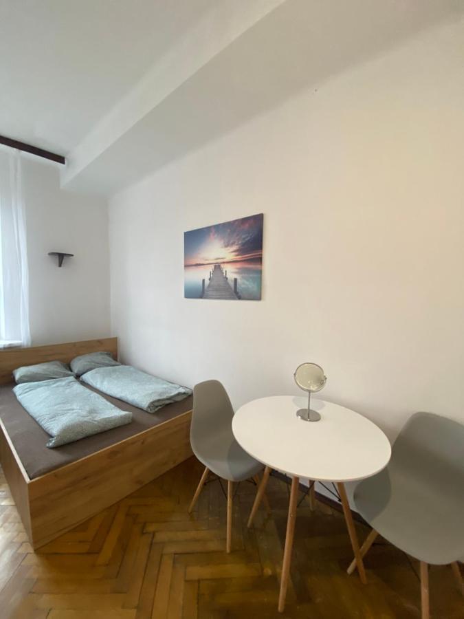 Classy Rooms In Old Town 克拉科夫 外观 照片